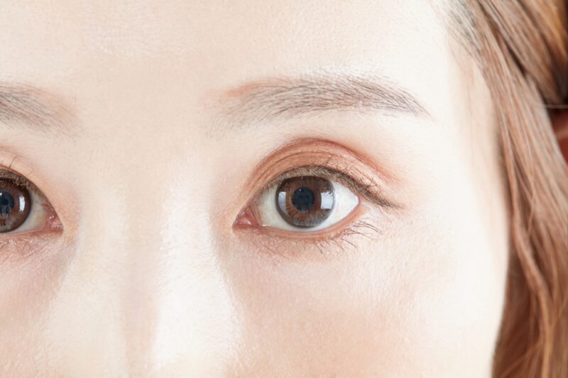 網膜剝離の原因とは？症状・治療・手術方法を詳しく解説 - 眼科DOC
