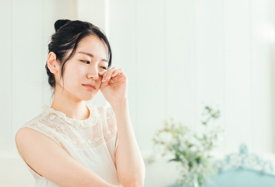 物が歪んで見える状態を改善する手術とは？手術方法や疑われる病気、予防法を解説